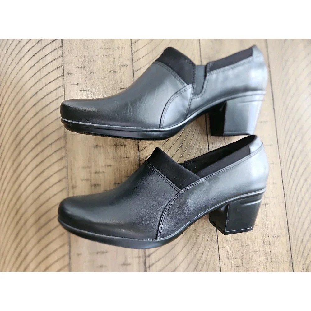 Clarks Emslie Summit Shootie 8.5 Black Leather Block Heel Minimalist Comfort